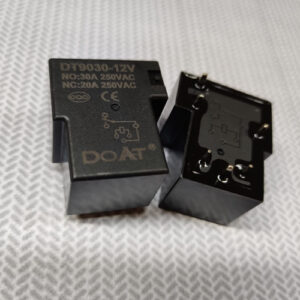 DT 9030 – 12V 30 AMP